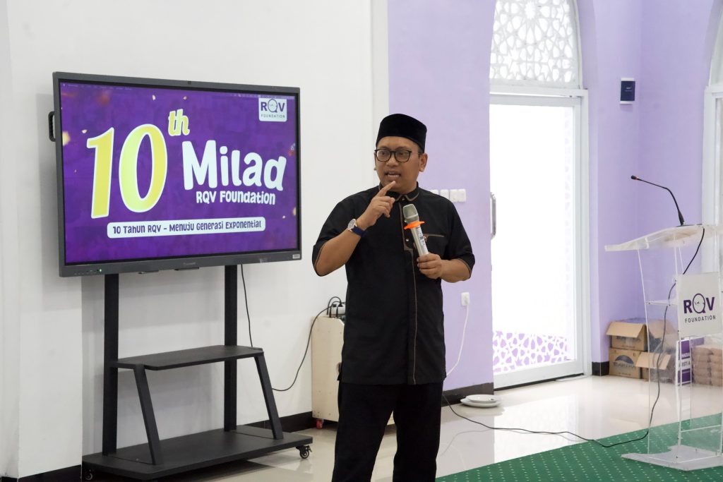 Suasana penuh syukur dan kebersamaan mewarnai peringatan Milad ke-10 RQV Foundation yang digelar di Masjid Al-Faizun, Bogor.