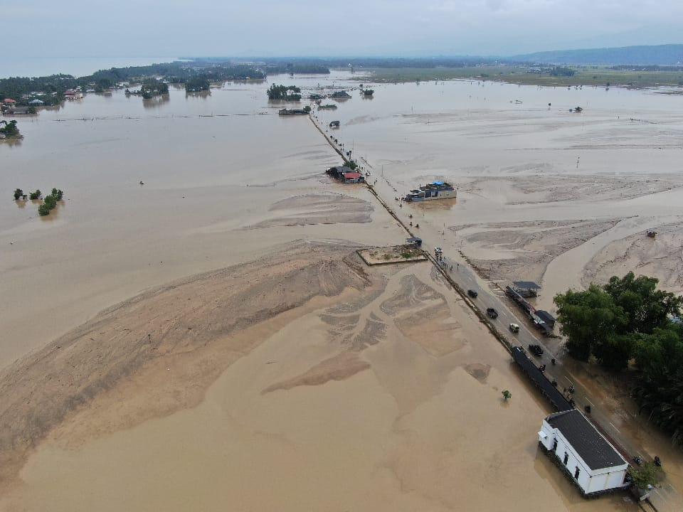 Indonesia Kembali menghadapi ujian berat. Hujan lebat turun terus menerus dalam beberapa bulan ini, hingga menyebabkan banjir dan longsor besar di wilayah, Sumatera, terutama Aceh