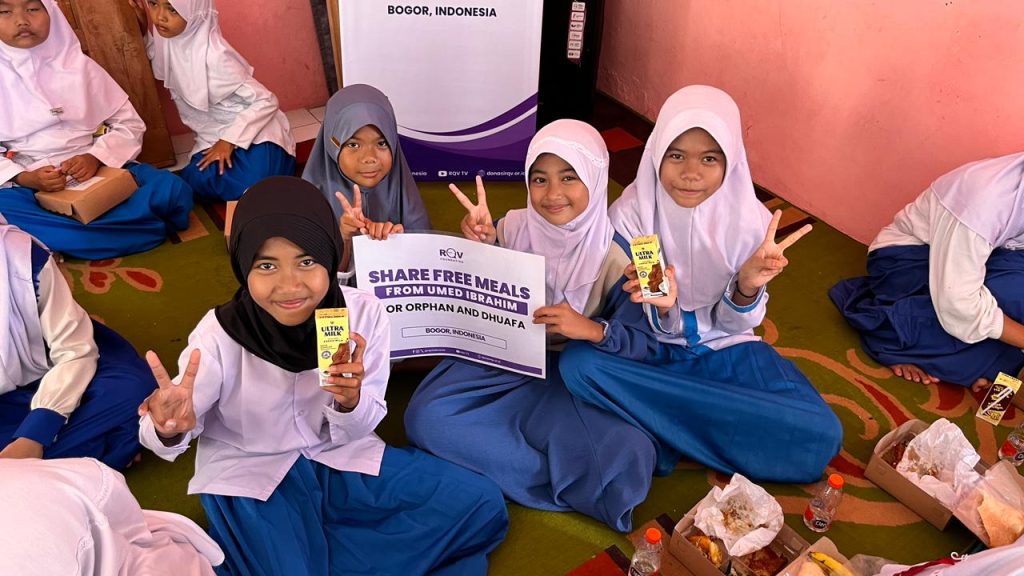 RQV Foundation Share Free Meals for Orphan and Dhuafa